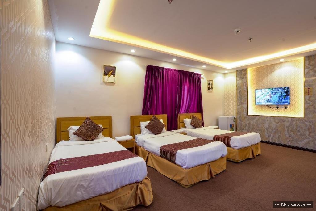 MG Crown Hotel 2 Photo