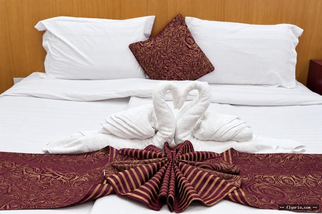 MG Crown Hotel 3 Photo