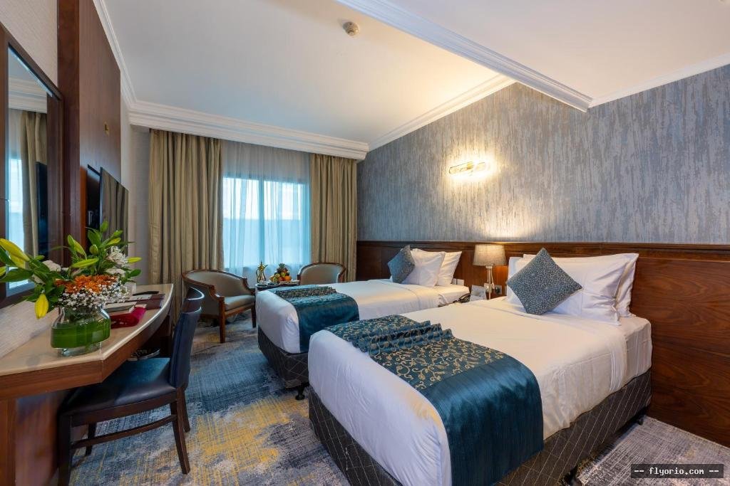 Nozol Royal Hotel Photo
