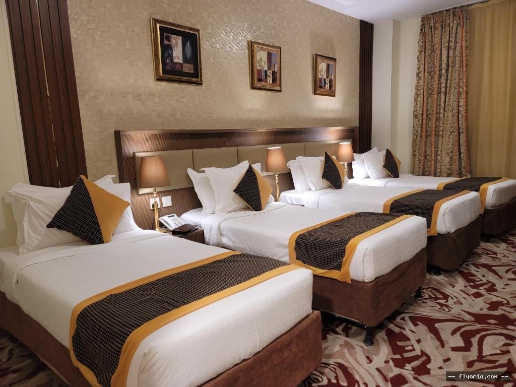 Qasr Al Ansar Golden Tulip Hotel Photo