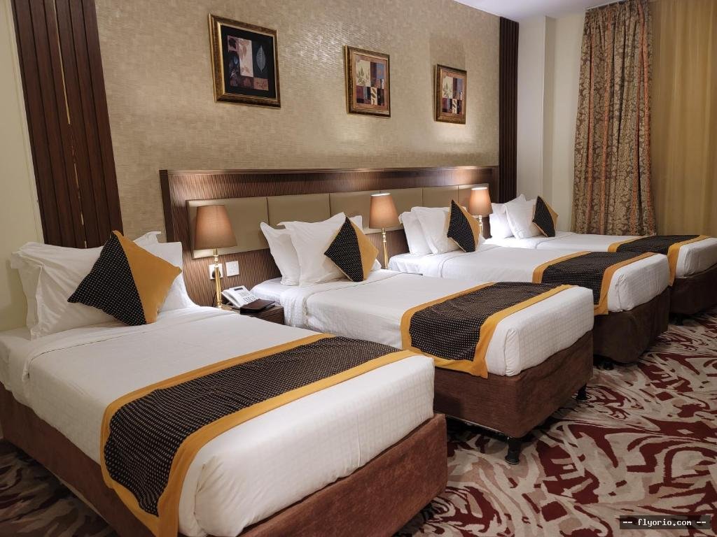 Qasr Al Ansar Golden Tulip Hotel Photo